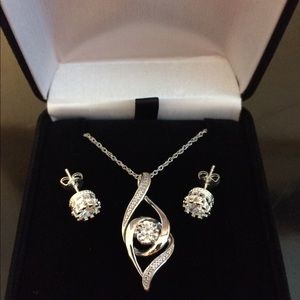 Kay Jewelers Diamond Necklace plus free Earrings